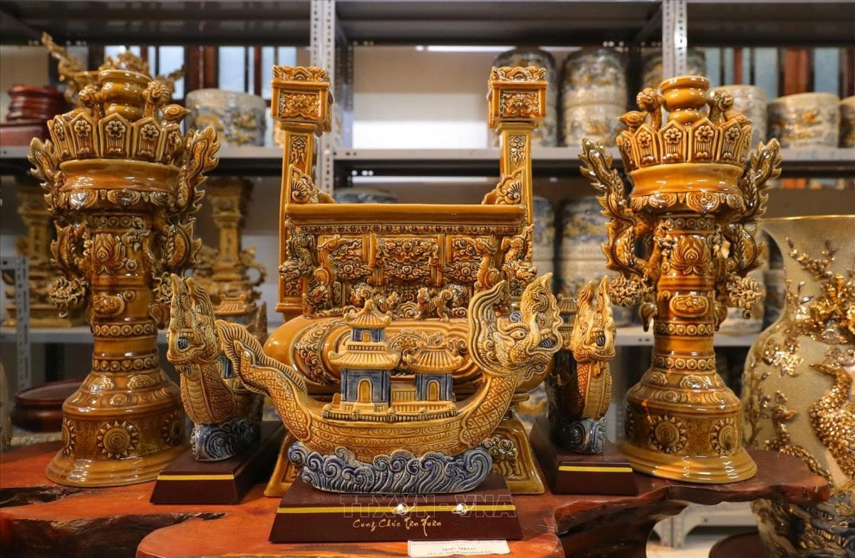 Bình Hoa Men Lam Hoa Sen