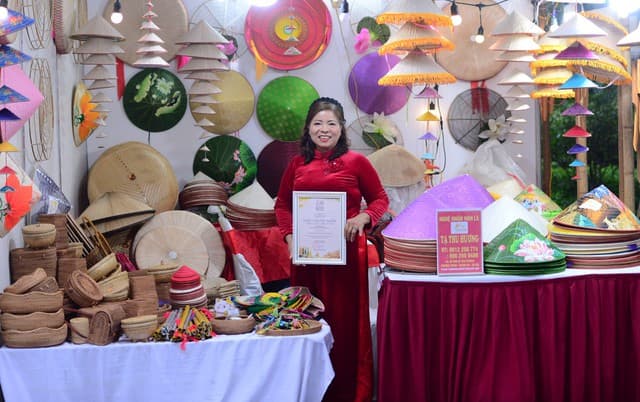 Nón Quai Thao Thủ Công